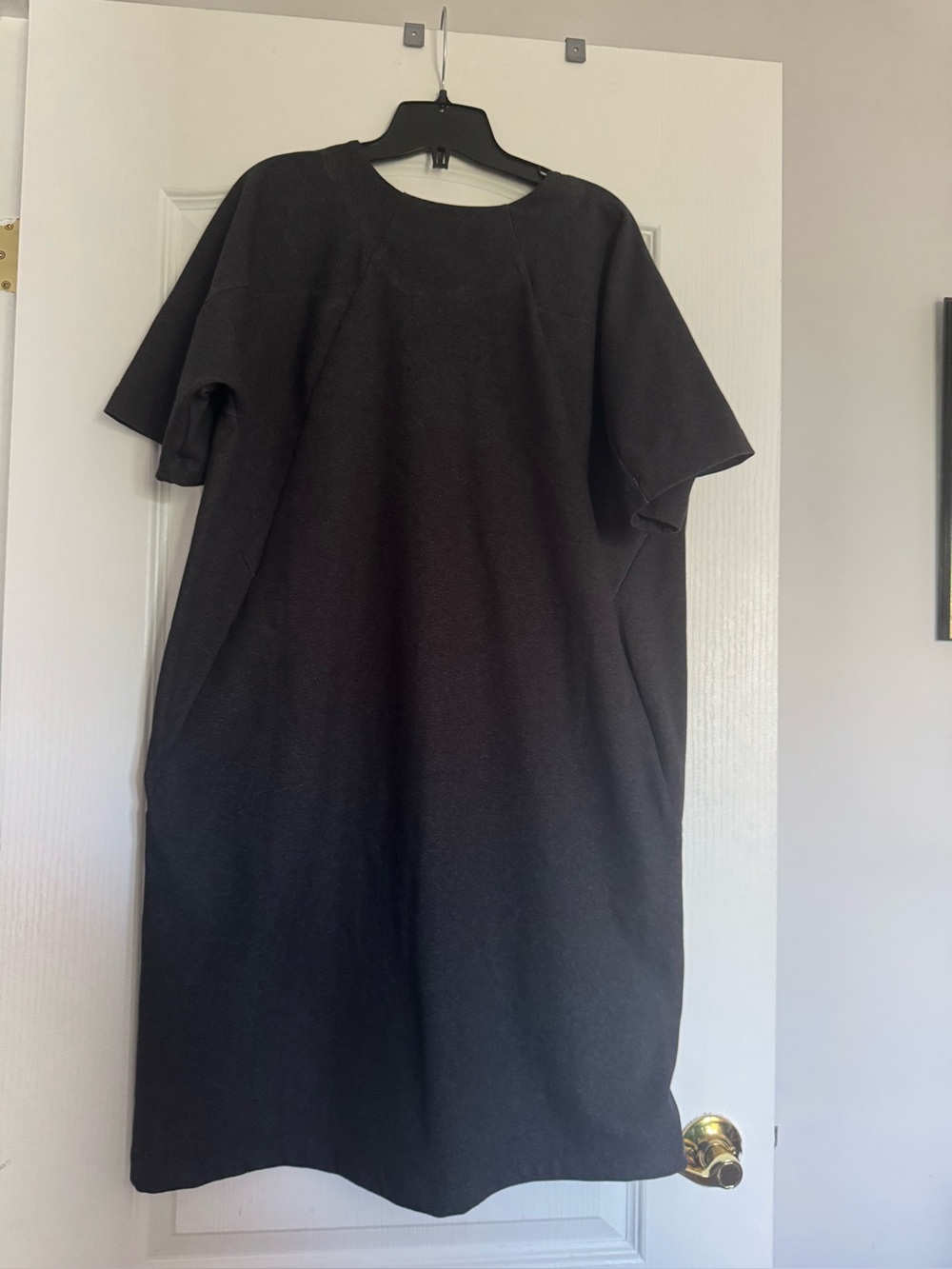 Arc'teryx women’s Charcoal Short-Sleeve Tech dress - Picture 9 of 9